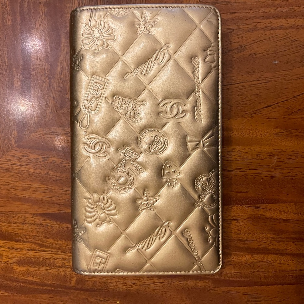 CHANEL Quilted Gold Embossed Wallet